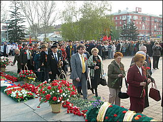 9 мая 2009 г., Барнаул   Возложение цветов к Мемориалу Славы