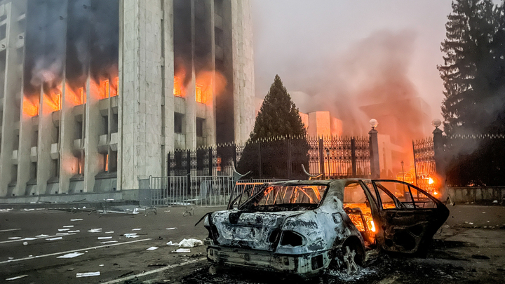 Кто завёл "мотор войны" в Казахстане и почему нападавшие легко захватывали здания и оружие