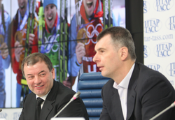 Михаил Прохоров (справа) и Сергей Кущенко покидают Союз биатлонистов России