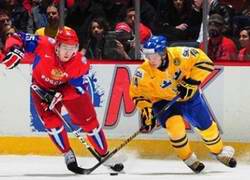 Сборная России в финале молодежного чемпионата мира по хоккею в овертайме проиграла сборной Швеции