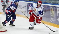 Сборная России в стартовом матче домашнего молодежного чемпионата мира по хоккею в овертайме обыграла словаков