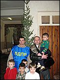 Барнаульское отделение ЛДПР подарило новогодние елки