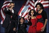 44-ый президент США Барак Обама с семьей