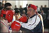 Константин Цзю продемонстрировал некоторые собственные боксерские хитрости юным спортсменам Новосибирска
