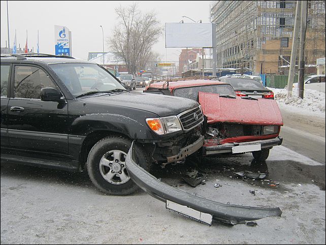 в подмосковье автобус упал с эстакады. дтп во владимирской области на трассе м7 вчера. дтп 9 декабря 2023. дтп на м5 урал в челябинской области. авария на железнодорожном переезде.