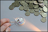 В России впервые выпущена цветная монета