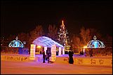 В Ленинском районе участникам объезда представили новый снежный городок с главной елкой района