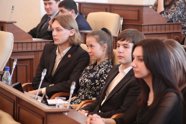 Молодёжные активисты выработали свои предложения по реализации ежегодного Послания Президента РФ В.В. Путина