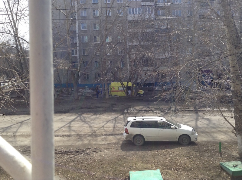 Барнаул из окна. Чп 19 апреля 2024 года. Дтп усинск 22. Чп 19 апреля 2024 года. 01.