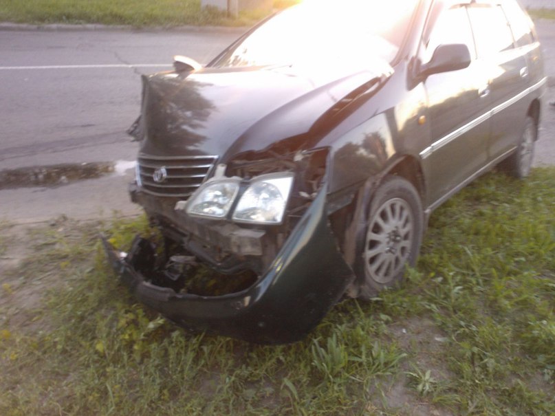 Автомобиль в Барнауле обворовали после ДТП 