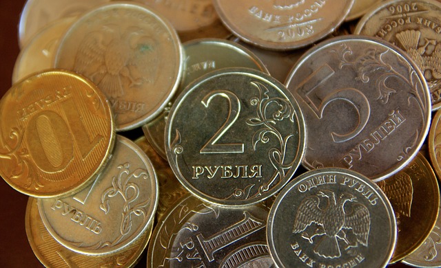 Реальные доходы россиян в июне снизились на 3,5%