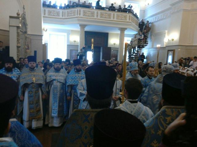 Патриарх Кирилл освящает Димитриевский храм Барнаула