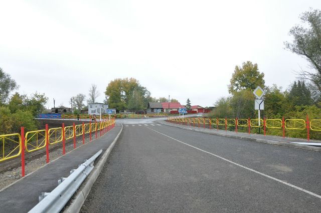 Новый мост открыли через реку Чемровка в Алтайском крае