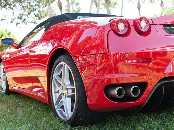 Ferrari увеличивает производство спорткаров на треть
