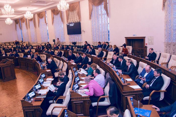 Бюджет-2016 принят в Алтайском крае с дефицитом в 4,1 млрд. Инфографика