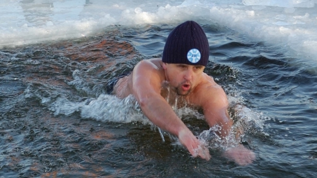 плыть в море чистом сон. переплыть реку. купаться в реке во сне. сон плыть вплавь. сон плыть вплавь.