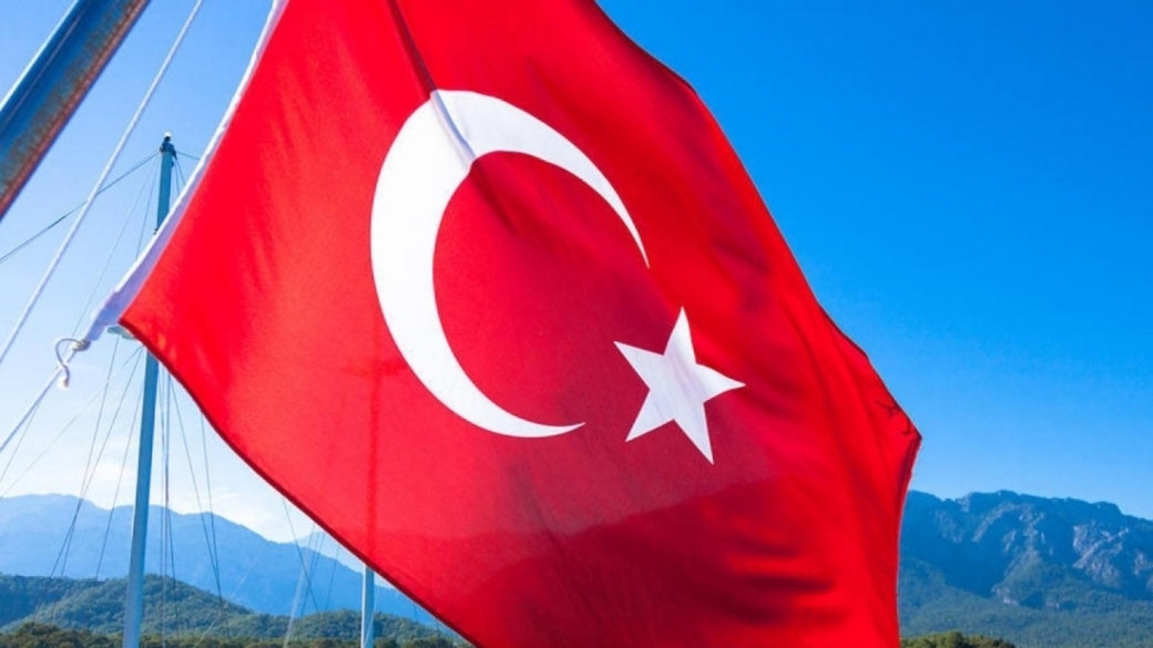 Турция. Въезд в Турцию. Фото из Турции сегодня. Поставка красного цветка в Турцию. Турция для казахстанцев
