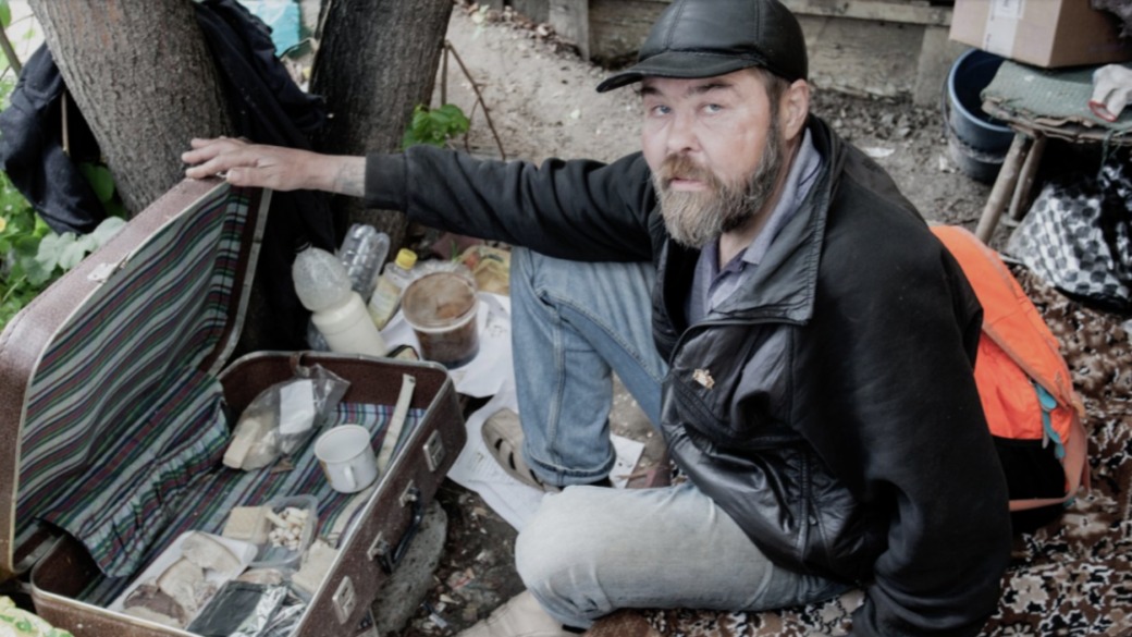 вячеслав раснер бездомный экскурсовод. куртка бомжихи. литмаркет одной бомж. бомж паша. красивый бомж.