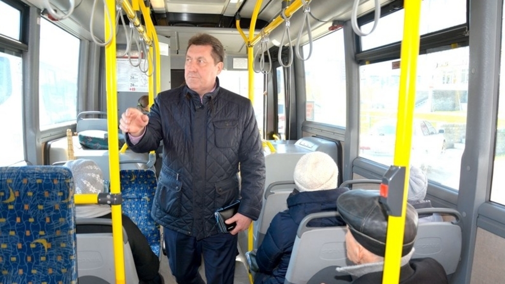 Трафик барнаул автобусы. Директор общественного транспорта Барнаул. Фото в автобусе город Барнаул.