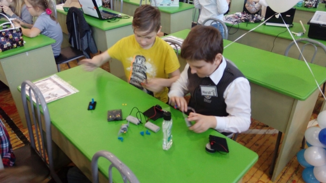 Робототехника барнаул. Робототехника барнаул. Робопарк барнаул. Кружок робототехники для детей. Робототехника барнаул.