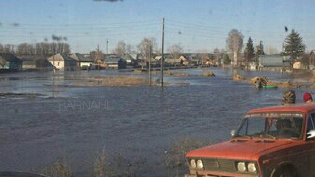 Алтай топит. Наводнение в Тальменке в 2004 году. Тальменку топит.