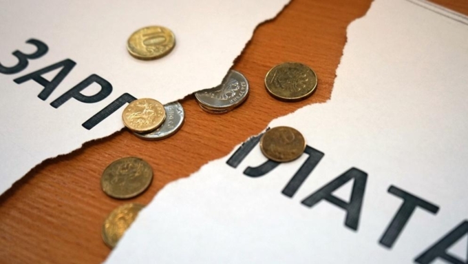 В денежном эквиваленте долг по зарплатам составляет 2 млрд 419,9 млн рублей / Фото: 56nv.ru