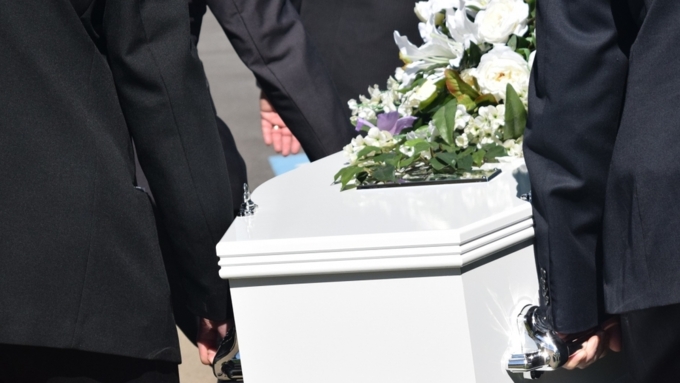 Во время церемонии племянники подняли шум, утверждая, что в гробу лежит не их тетя / Фото: pixabay.com