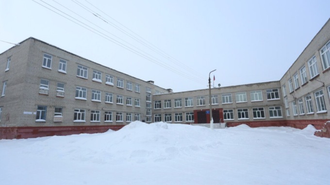Школа № 75 в Барнауле / Екатерина Смолихина, Amic.ru