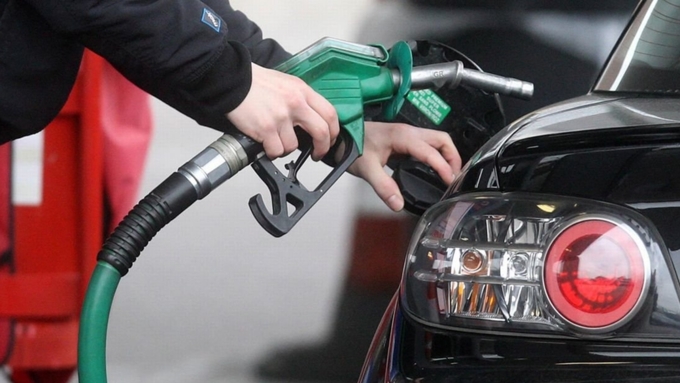 После роста цен продажи топлива за год упали на 12% / Фото: zen.yandex.ru