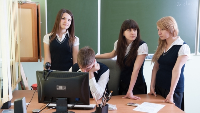 Устраивать уроки отцовства стоит среди учащихся старших классов / Фото: tsaricino.mos.ru