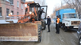 В районе повреждения на сетях временно ограничено движение / Фото: администрация Барнаула