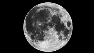 Огромную Луну можно наблюдать без телескопа и бинокля / Фото: pixabay.com