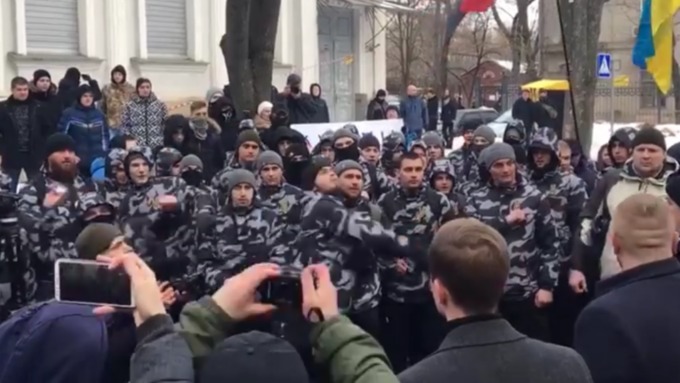 Массовую акцию устроили украинские радикалы возле генконсульства России / Фото: UA Харків, Facebook