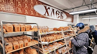 Хлеб можно было бы раздавать нуждающимся, отмечают сотрудники / Фото: ptzgovorit.ru