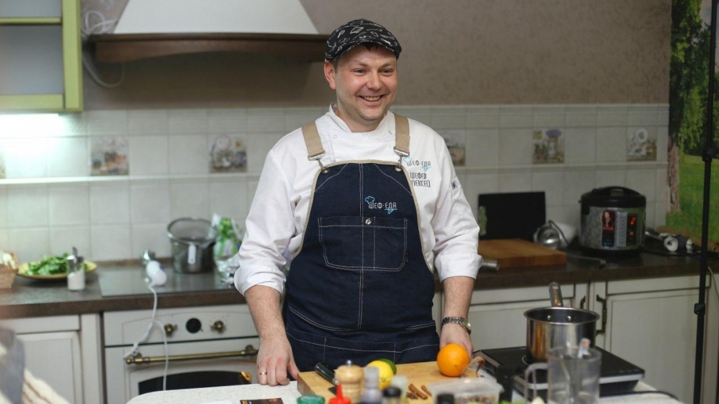 Сальваторе бурго шеф-повар. Голодный мужчина. Голод повар. Повар итальянской кухни. Два шеф повара.