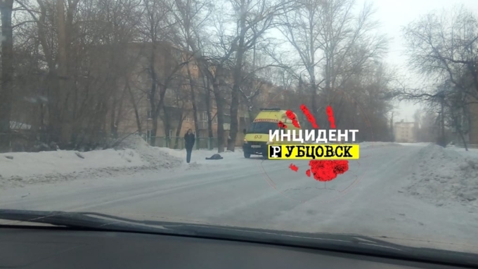 Трагический инцидент случился 14 февраля на улице Красной / Фото: vk.com/incident_rubtsovsk