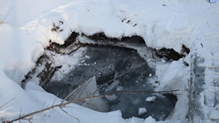 В яму упали проходившие мимо братья 6 и 11 лет / Фото: СК РФ