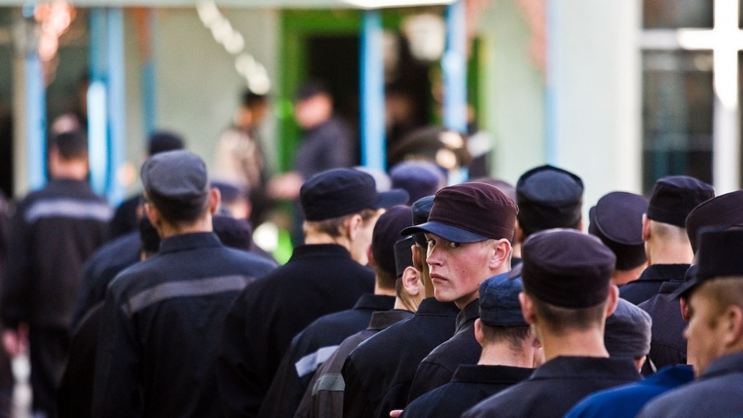 осужденный и общество. бунт заключенных в черном дельфине. трудоустройство бывших осужденных. преступность молодежи. образование в тюрьме.
