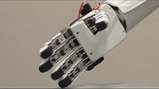 Первый российский антропоморфный робот FEDOR попал под санкции Запада за то, что научился стрелять / Фото: скриншот из видео
