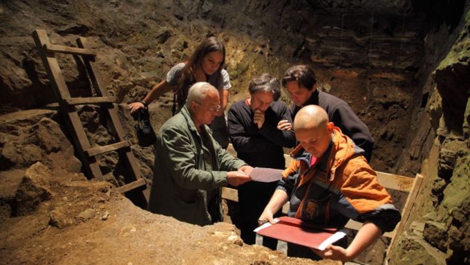 Археологи идентифицировали найденные в Алтайском крае останки как части черепа денисовского человека / Фото: archaeology.nsc.ru
