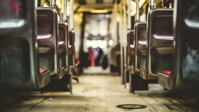 Утром автобусы переполненные, а днем – почти пустые / Фото: pixabay.com