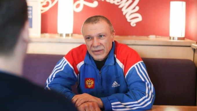 Экс-тренер сборной Украины по самбо Константин Кузьмин уже три года живет с супругой в Барнауле / Фото Екатерина Смолихина
