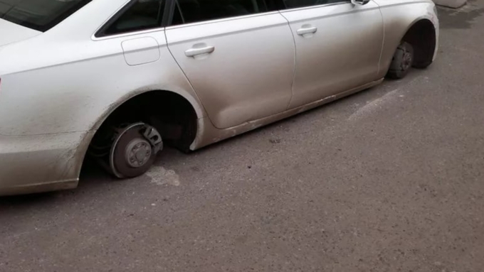 Правоохранители напоминают, что межсезонье – "горячее время", когда автовладельцам следует следить за колесами / Фото: drive2.ru