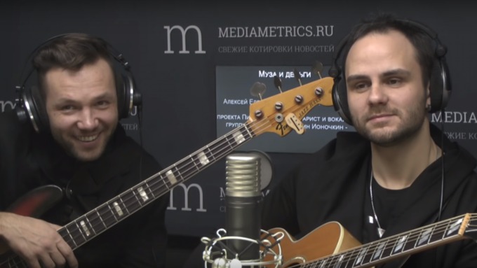 Основу группы составили вокалист и гитарист Алексей Елесин и басист Константин Ионочкин / Фото: скриншот из видео