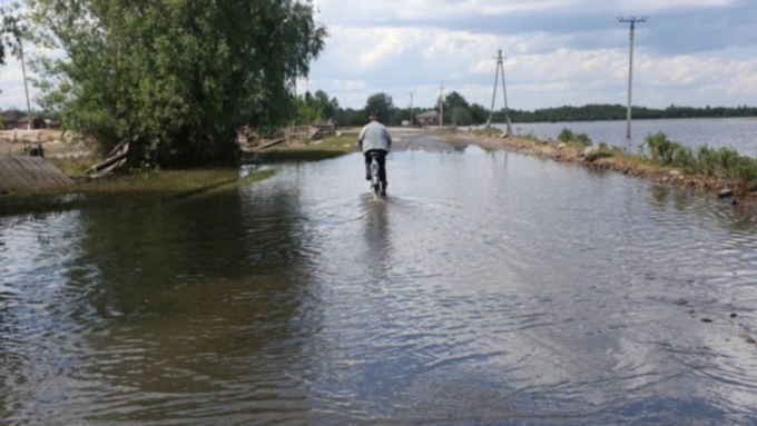 Вместе с талыми водами увеличивается нагрузка на канализацию / Фото: Екатерина Смолихина / Amic.ru