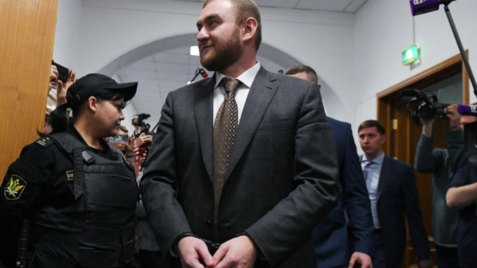 Арашукову продлили срок ареста до 30 июня / Фото: m.news.yandex.ru