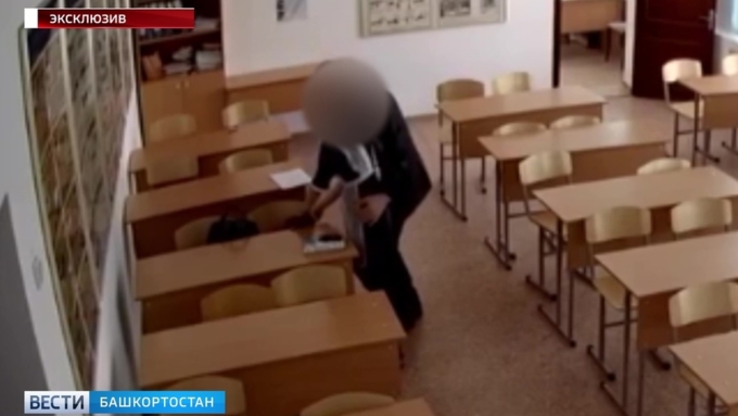 Прокуратура установила, что педагог допускал аморальное поведение в отношении учениц / Фото: mkset.ru