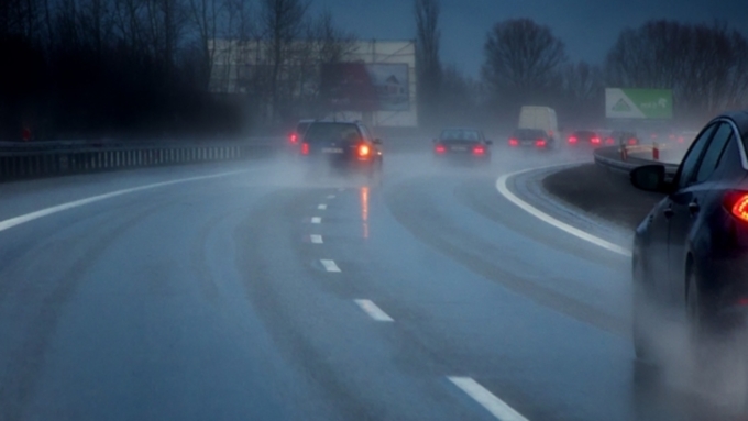 При выборе скорости нужно учитывать не только ограничения для дороги, но и погодные условия / Фото: pixabay.com