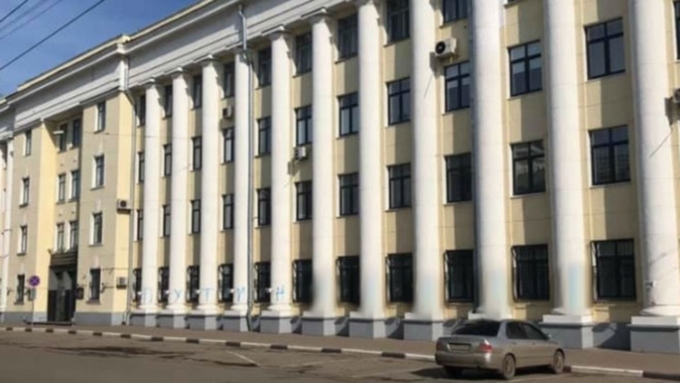 В Ярославле на здании полиции нарисовали гигантскую надпись / Фото: 76.ru