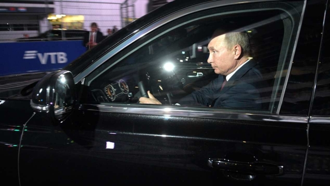 Путин приехал на открытие завода по сборке автомобилей Mercedes-Benz / Фото: ru.motor1.com